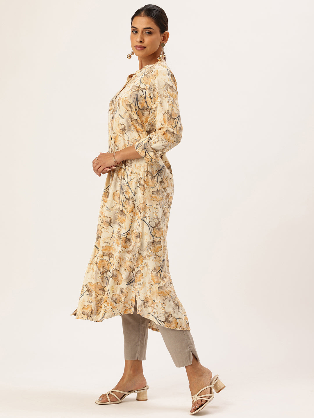 Off White Floral Printed Mandarin Collar Kurta, Princess Cur Kurta, A-Line Kurta, Floral Print, Mandarin Collar kurta, printed kurta