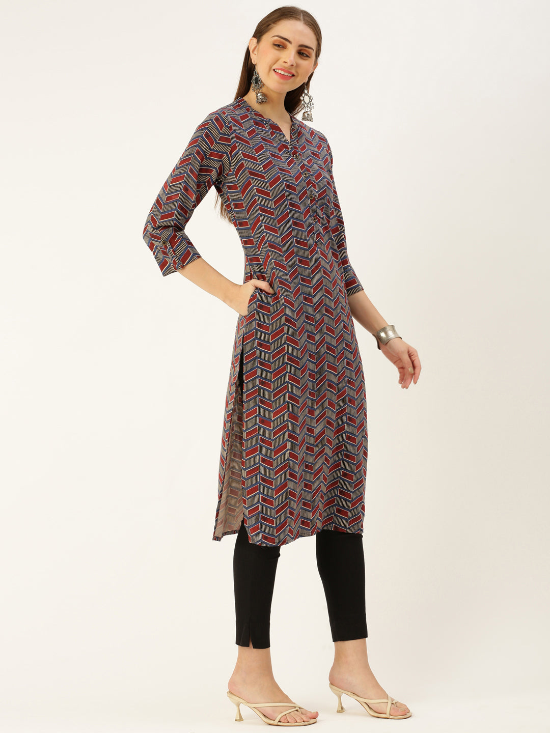 Maroon  Geometric Printed Kurta with a pocke