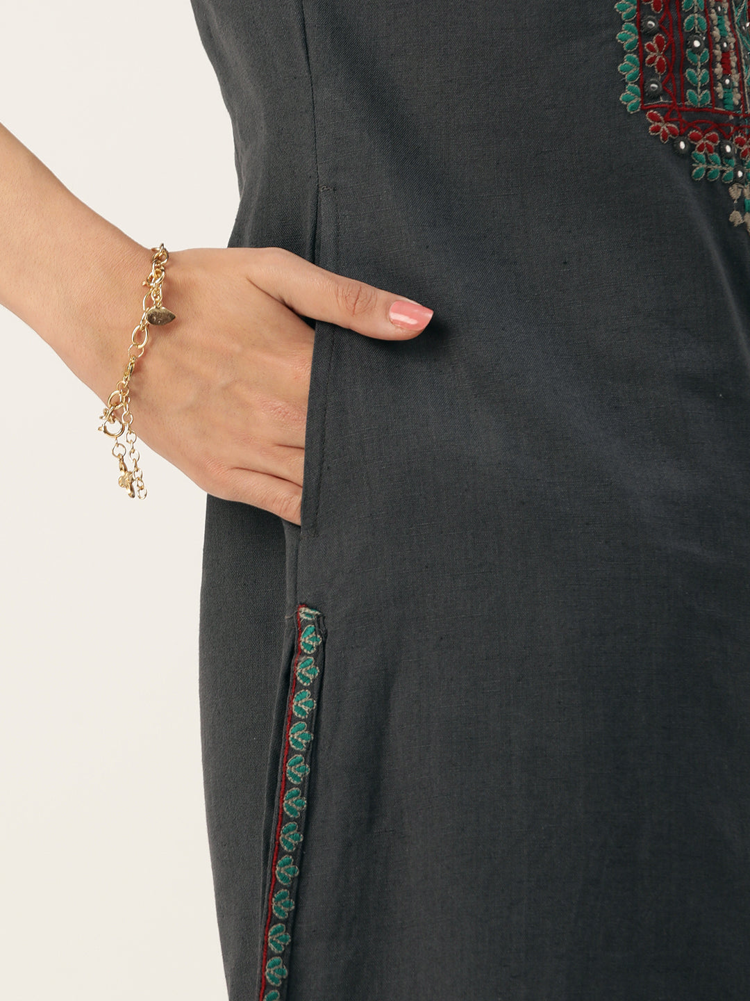 Grey Ethnic Motifs Embroidered Mirror Work Kurta