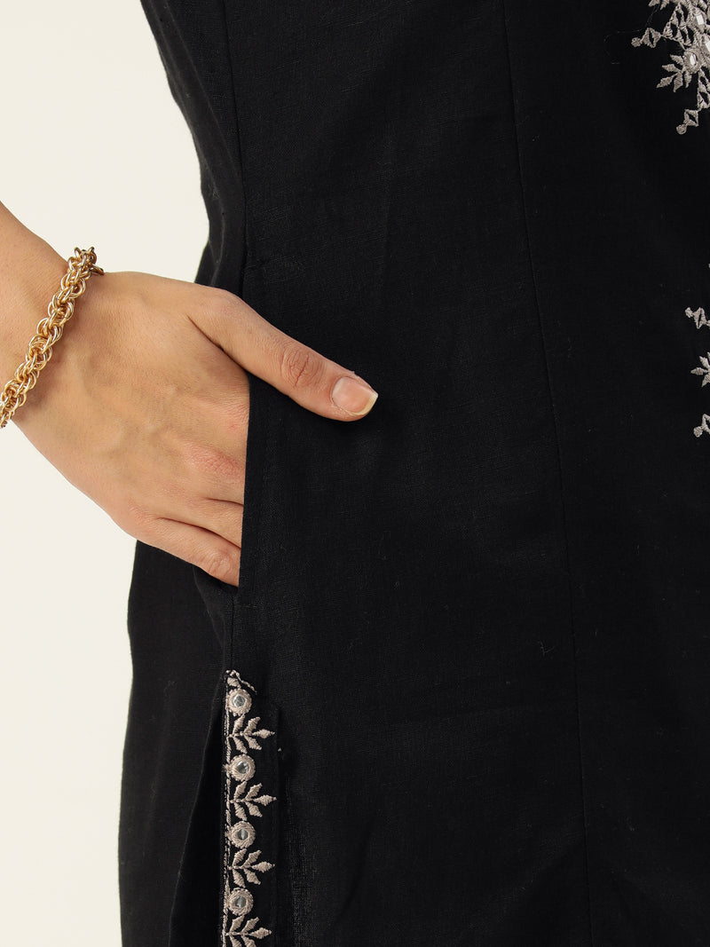 Black Ethnic Motifs Embroidered Mirror Work Kurta