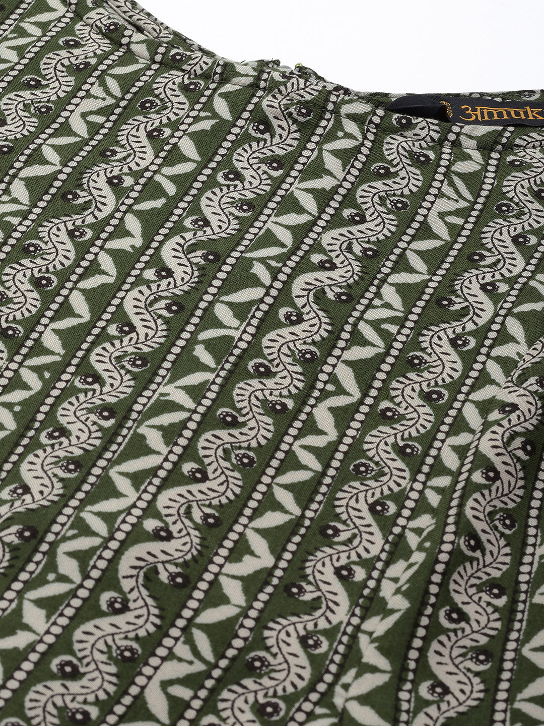 Green Ethnic Motifs Printed Maxi Dress