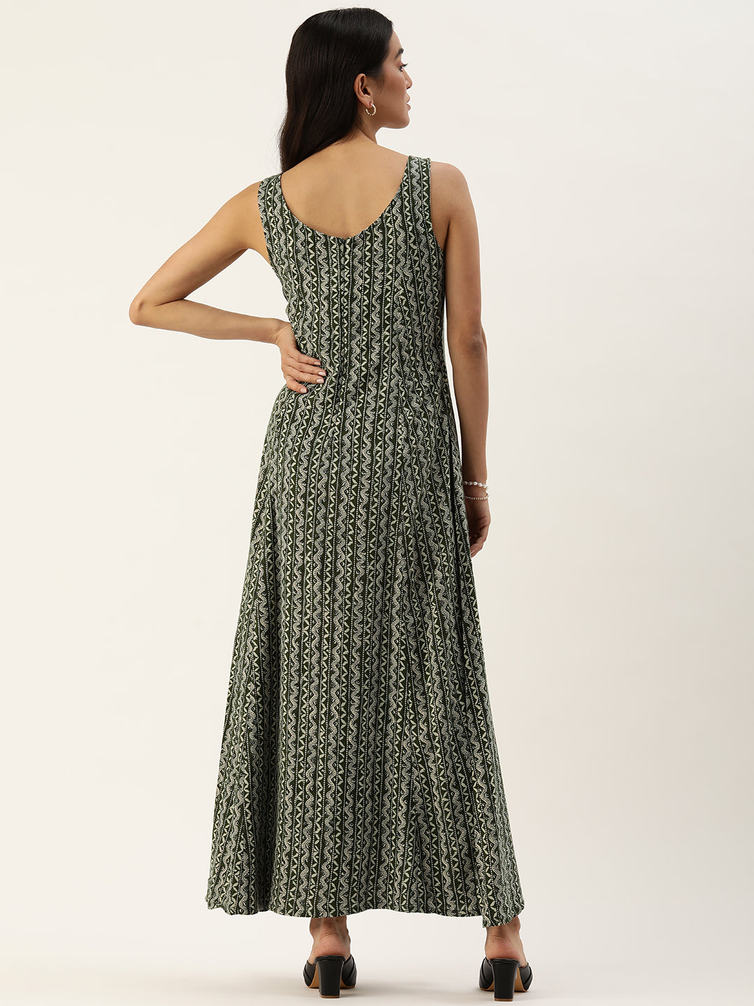 Green Ethnic Motifs Printed Maxi Dress
