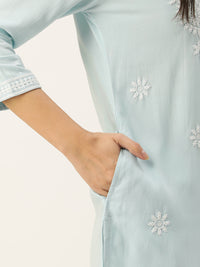 Blue Ethnic Motifs Embroidered Straight Kurta