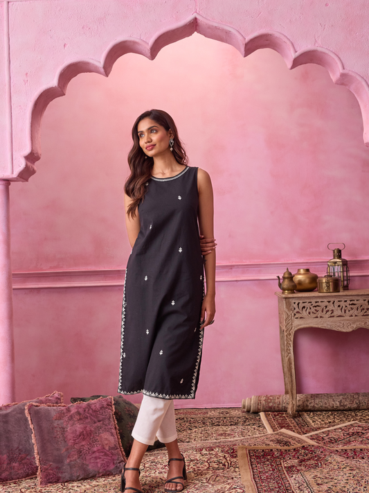 Black Ethnic Motifs Embroidered Thread Work Kurta