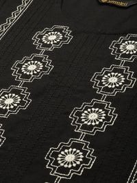 Black Geometric Embroidered Panelled Thread Work Kurta