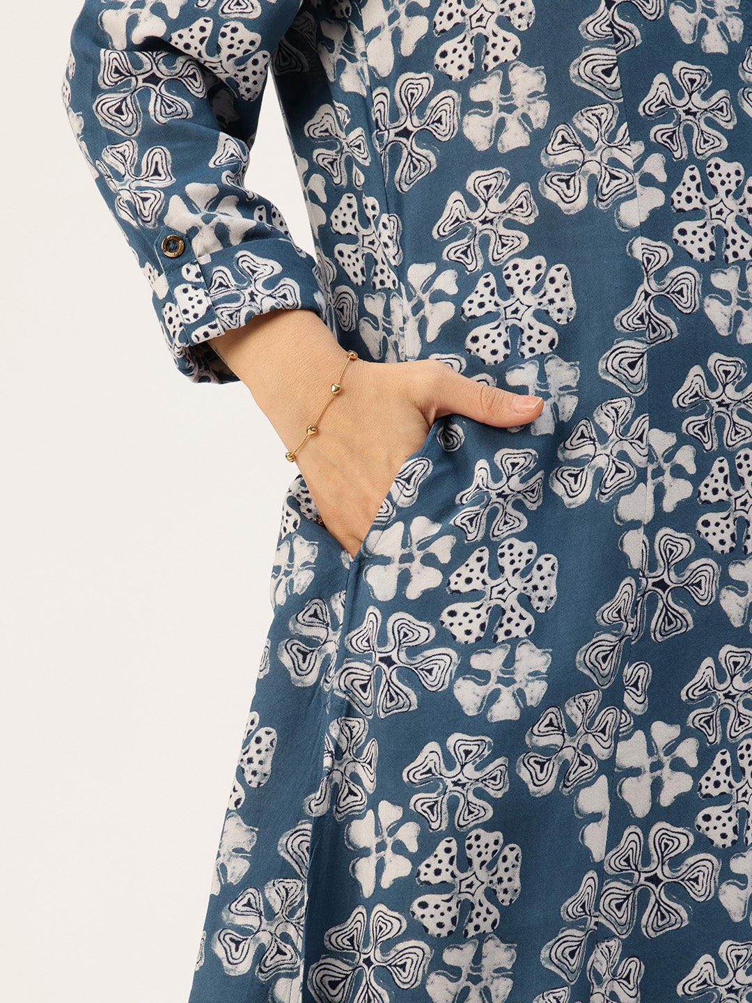 Blue Floral Printed Mandarin Collar Kurta