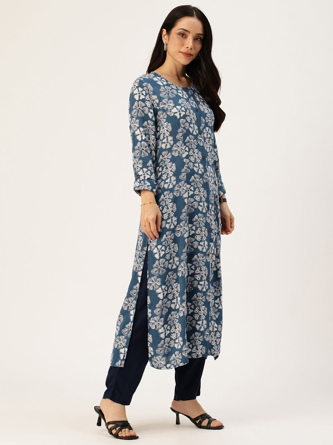 Blue Floral Printed Mandarin Collar Kurta