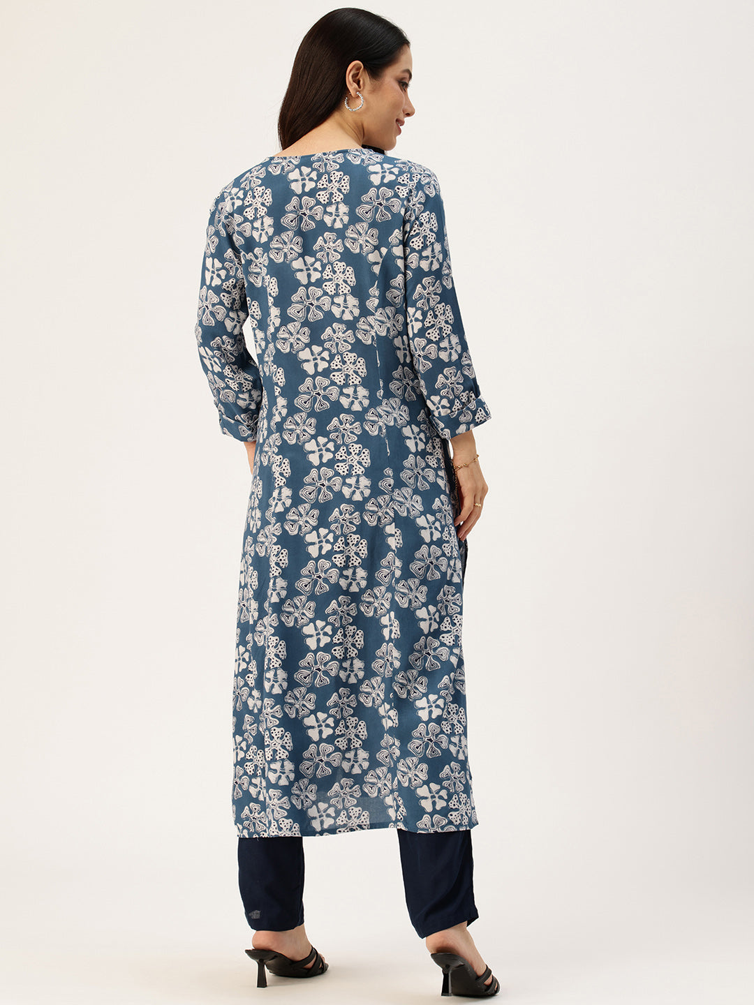 Blue Floral Printed Mandarin Collar Kurta