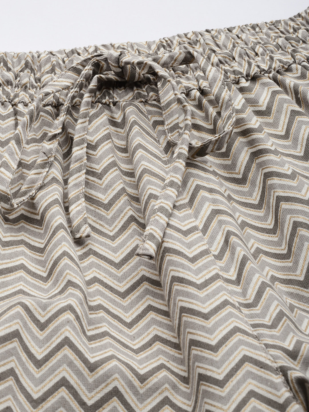 Beige & Grey Zigzag Printed Pencil Pant