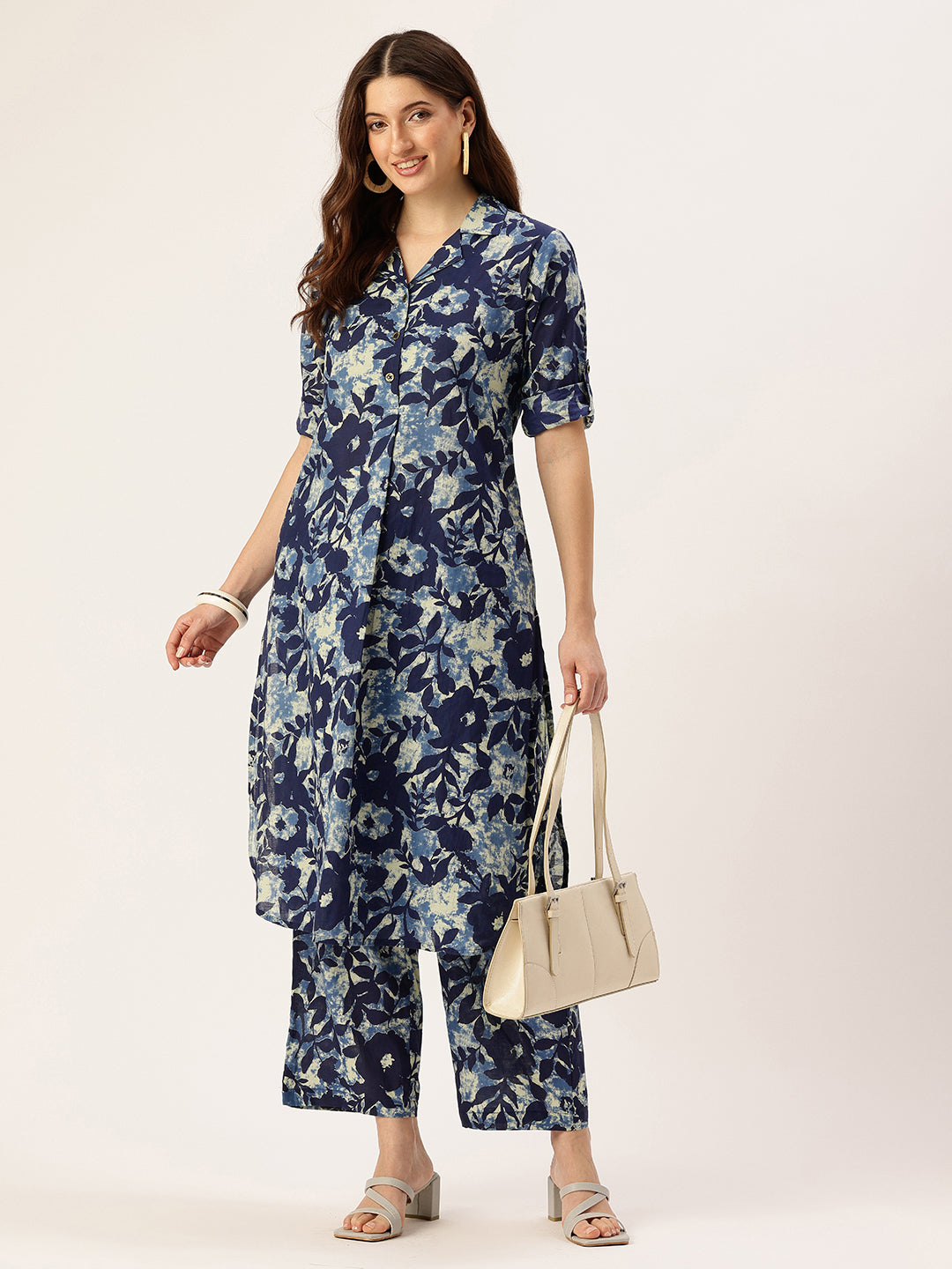 Blue Floral Printed Pure Cotton Kurta With Trousers