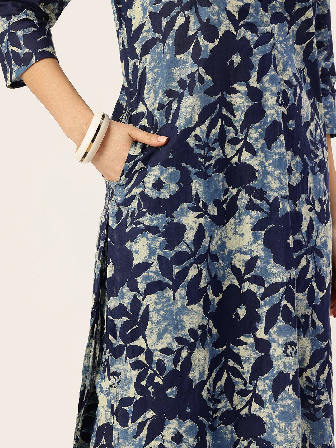 Blue Floral Printed Pure Cotton Kurta With Trousers