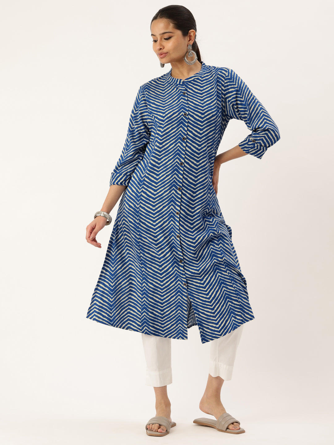 Blue Chevron Printed Mandarin Collar A-Line Kurta