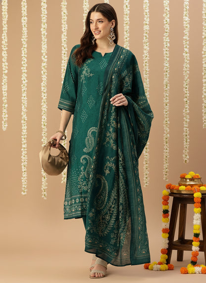 Green Paisley Printed Kurta with Trousers & With Dupatta, Kurta Dupatta Set, Green Color Kurta dupatta Set, Green Color, Printed Kurta Dupatta Set, 3/4th Sleeve 