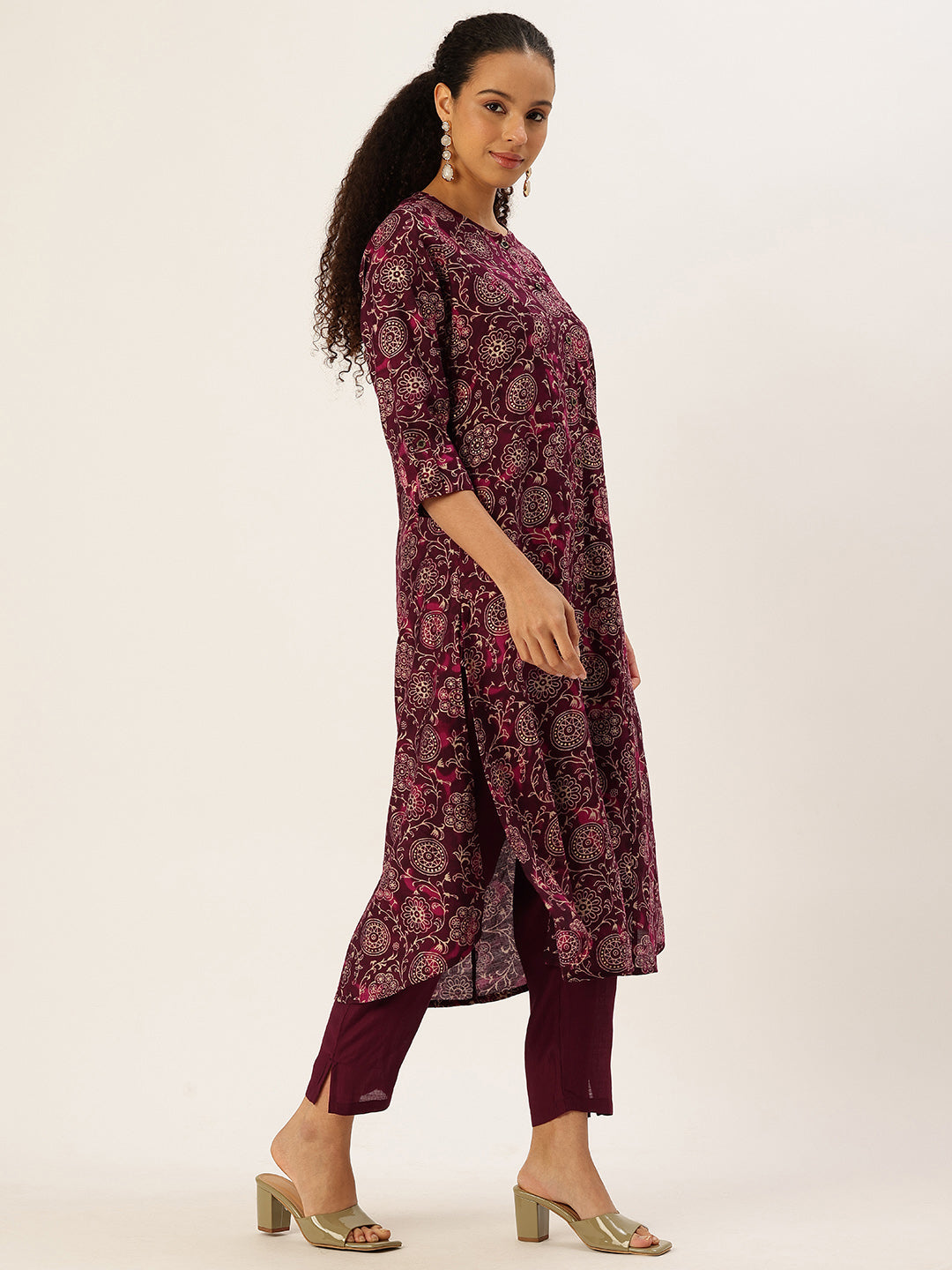 Maroon Ethnic Motifs Printed Kurta with Trousers & With Dupatta, Maroon kurta set, Ethnic kurta set, Printed kurta, Kurta with trousers, Kurta with dupatta, Womens ethnic wear, Indian wear, Festive wear, Traditional wear, Ethnic motifs