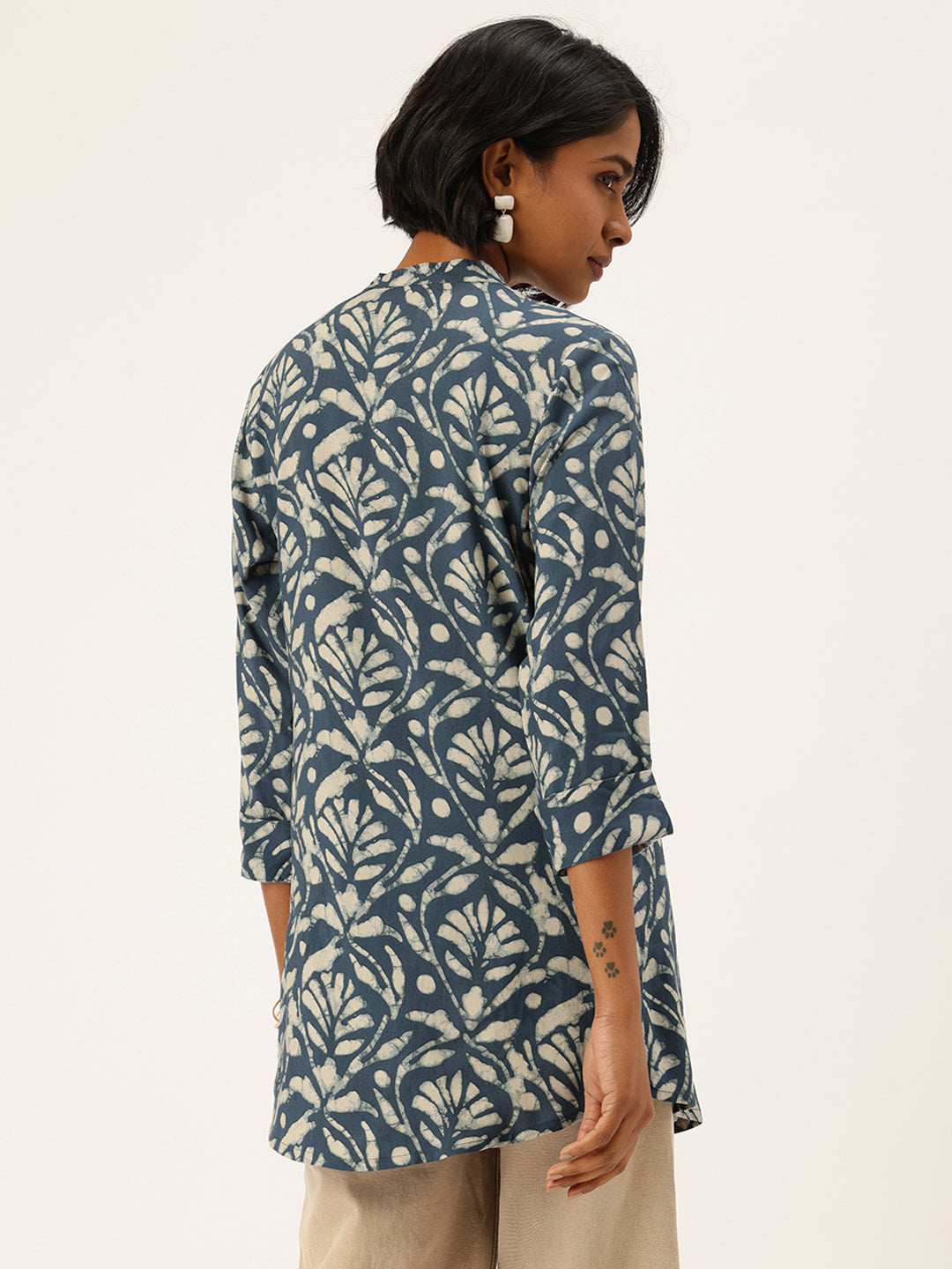 Blue Floral Printed Mandarin Collar Tunic, Floral Printed Tunic, printed tunic, mandarin collar Tunic, casual wear Tunic, women’s tunic, Office Wear Tunic