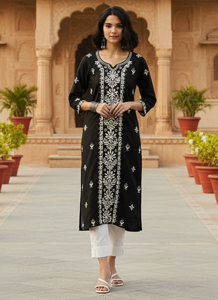 Black Floral Embroidered Kurta