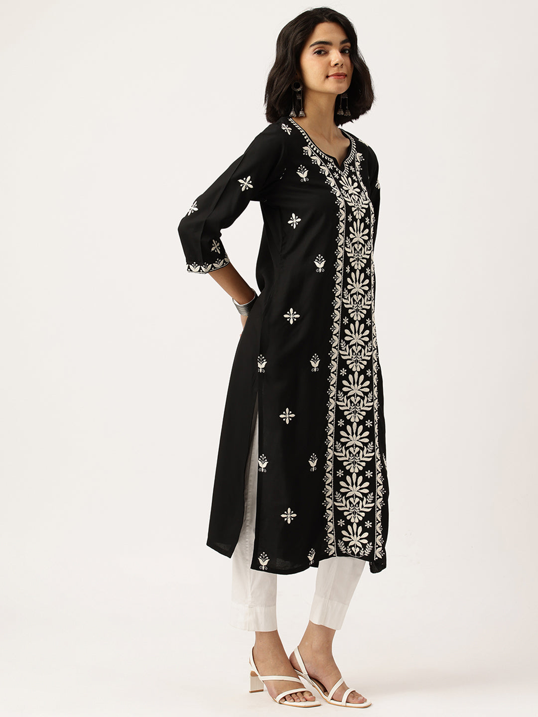 Black Floral Embroidered Kurta