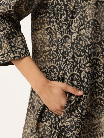 Grey Floral Printed Kurta with Trousers & With Dupatta, Grey Kurta Set, Floral Printed Kurta, Grey Floral Kurta Set, Kurta with Trousers, Kurta with Dupatta, Kurta Pant Set, Kurta Pant Dupatta Set, Printed Kurta Set, Floral Kurta Set, Women Ethnic Wear