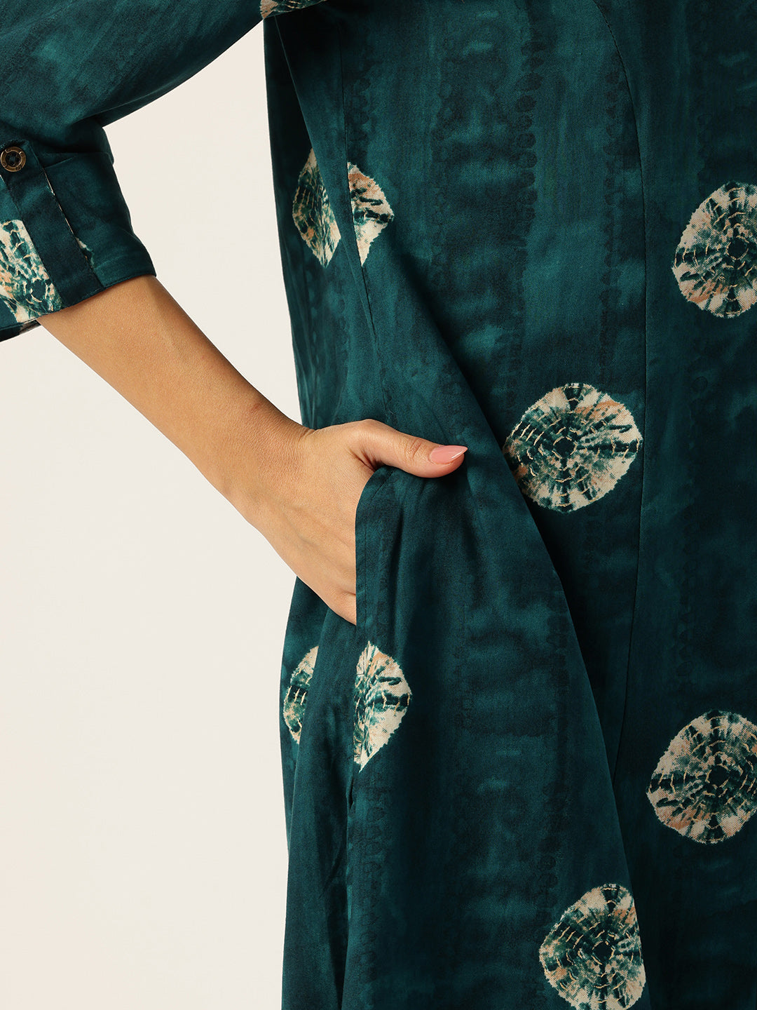 Blue Geometric Dyed V-Neck Straight Kurta