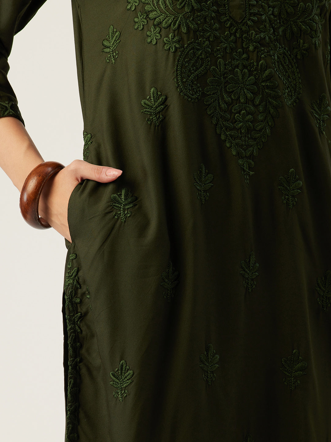 Green Floral Embroidered Straight Kurta