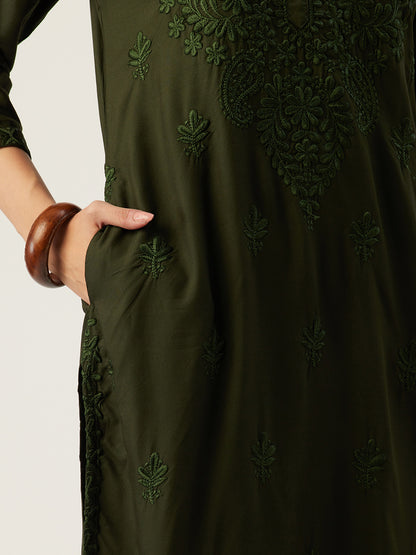 Green Floral Embroidered Straight Kurta