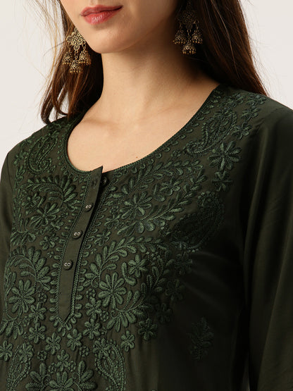 Green Floral Embroidered Straight Kurta