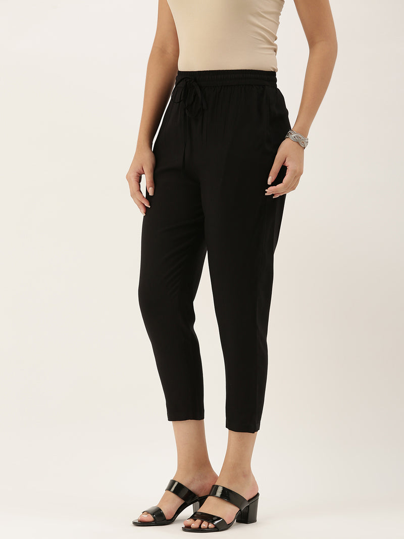 Black Essential Pant
