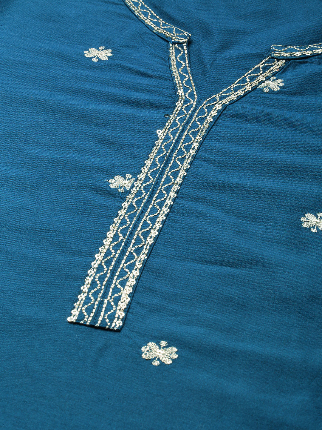 Blue Ethnic Motifs Embroidered Thread Work Kurta