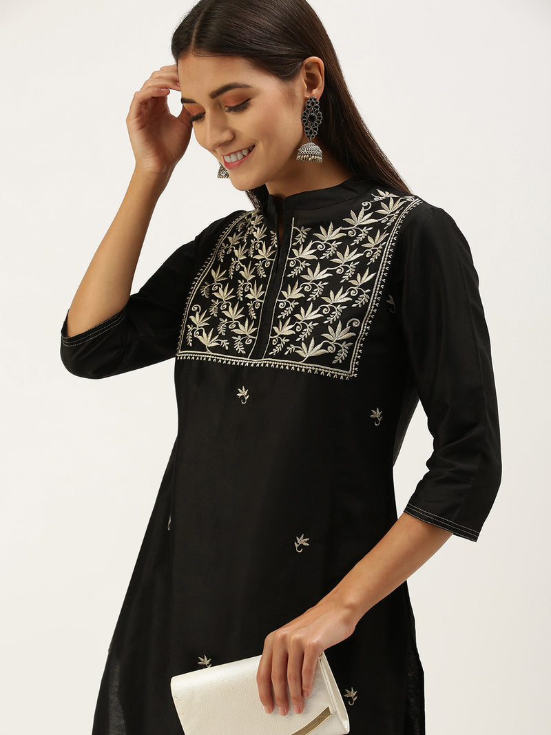 Black Yoke Design Straight Cut Kurta