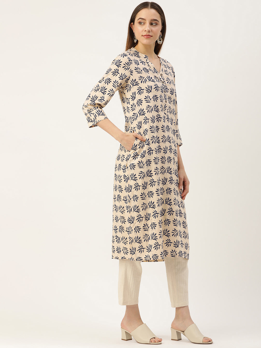Beige & Blue Floral Printed Straight Kurta